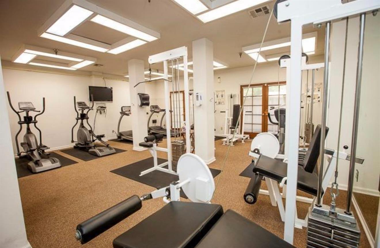 8153 N Cedar Ave #216, Fresno, CA 93720