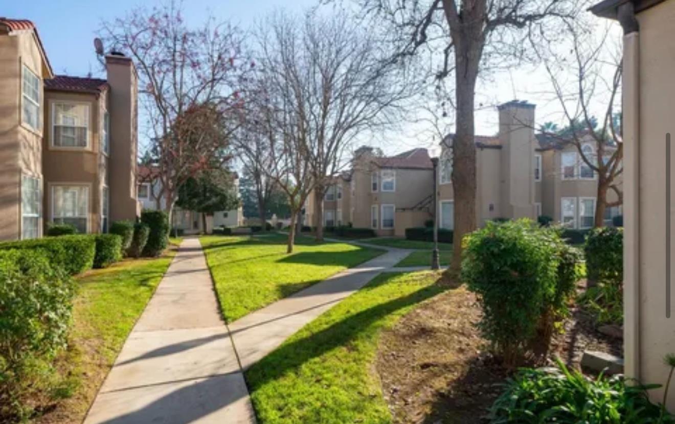 8153 N Cedar Ave #216, Fresno, CA 93720