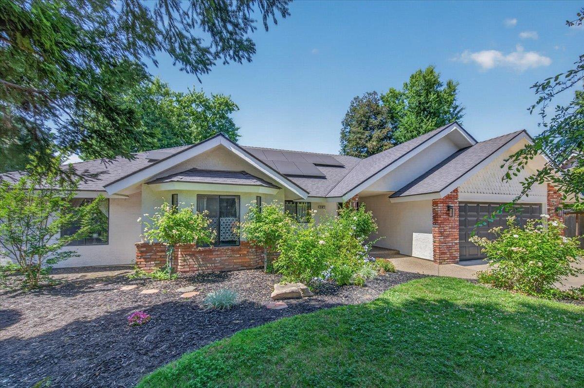 368 E Finch Ct, Fresno, CA 93730
