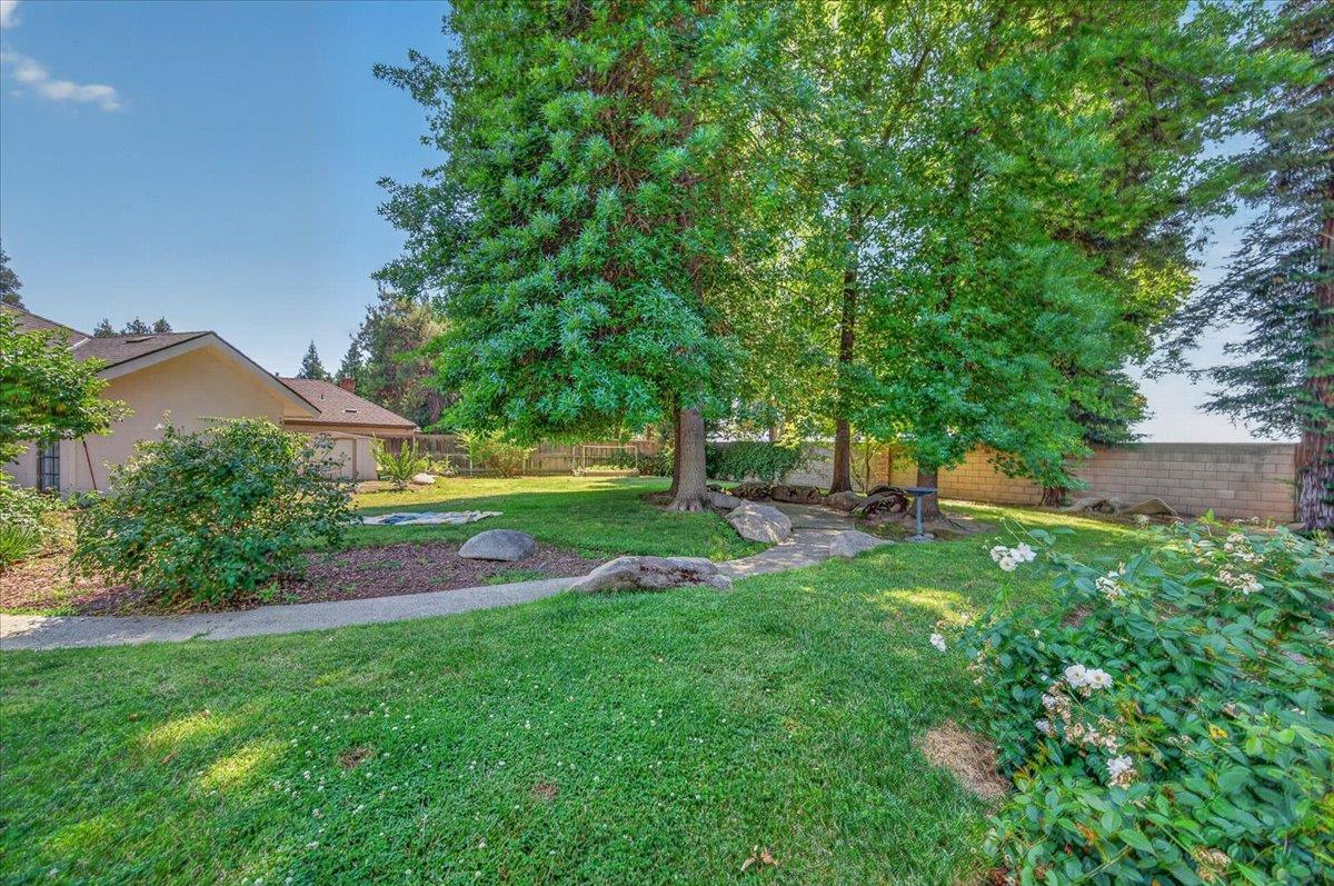 368 E Finch Ct, Fresno, CA 93730