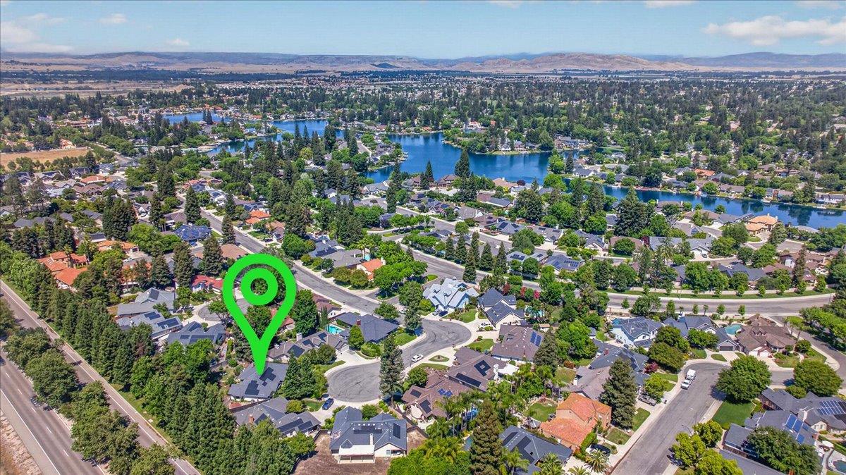 368 E Finch Ct, Fresno, CA 93730