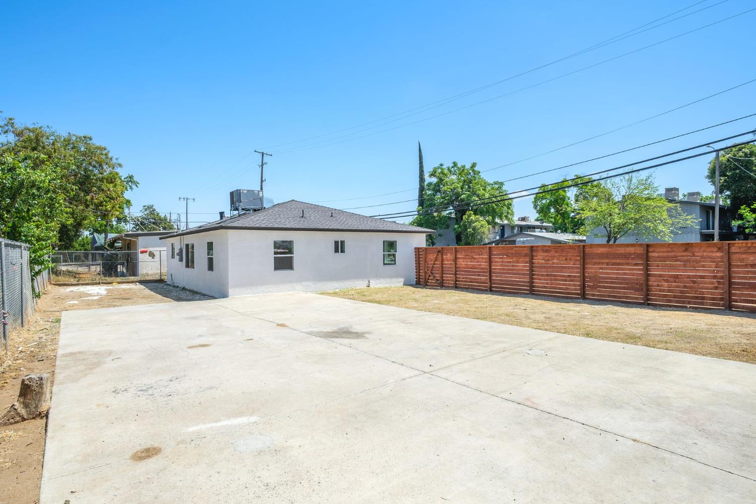 3777 E Olive Ave, Fresno, CA 93702