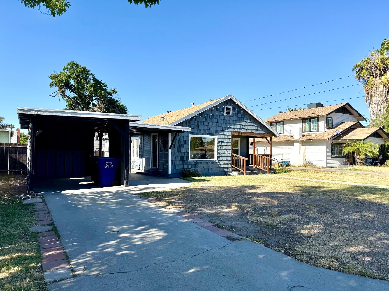 316 E Cameron St, Hanford, CA 93230