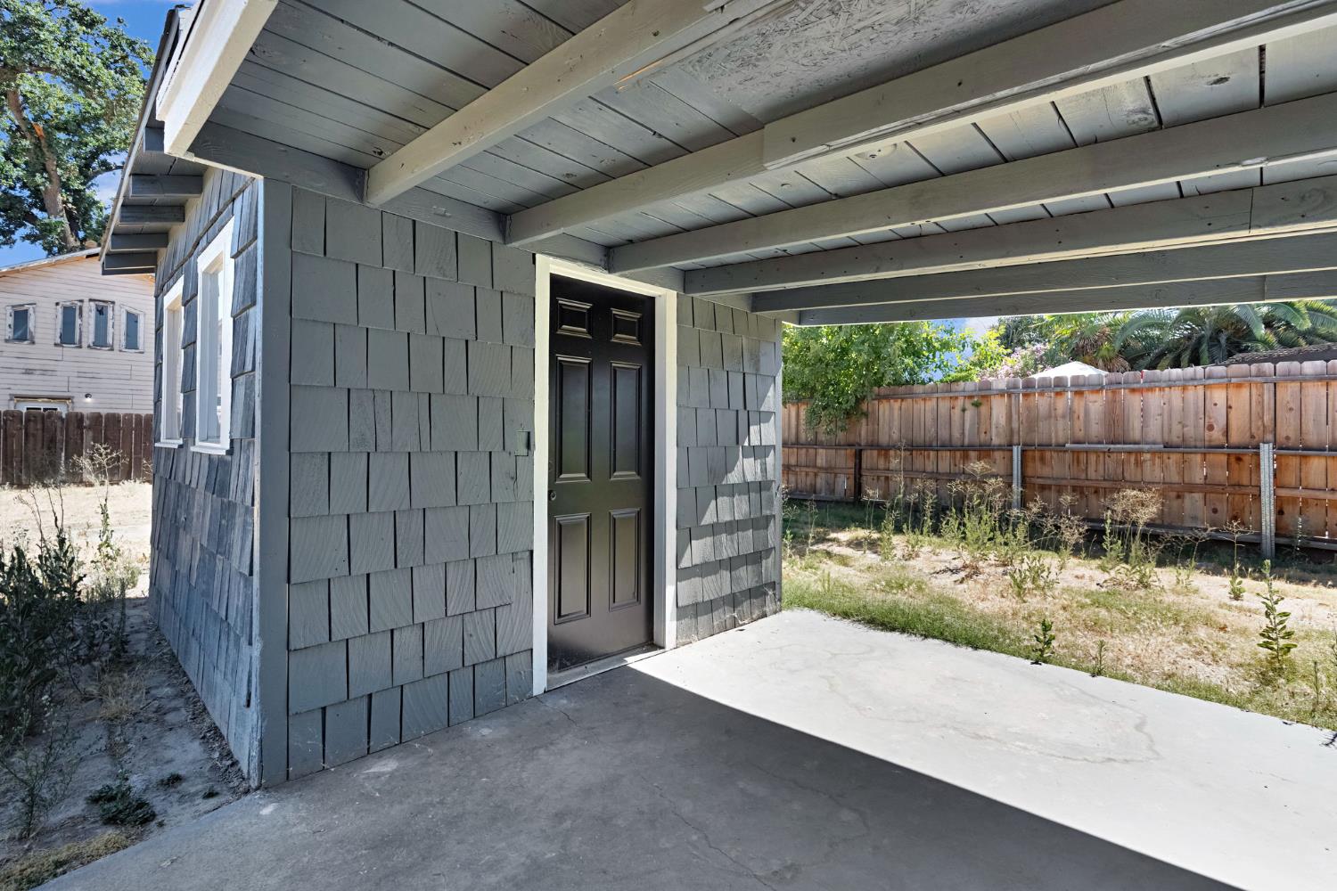 316 E Cameron St, Hanford, CA 93230
