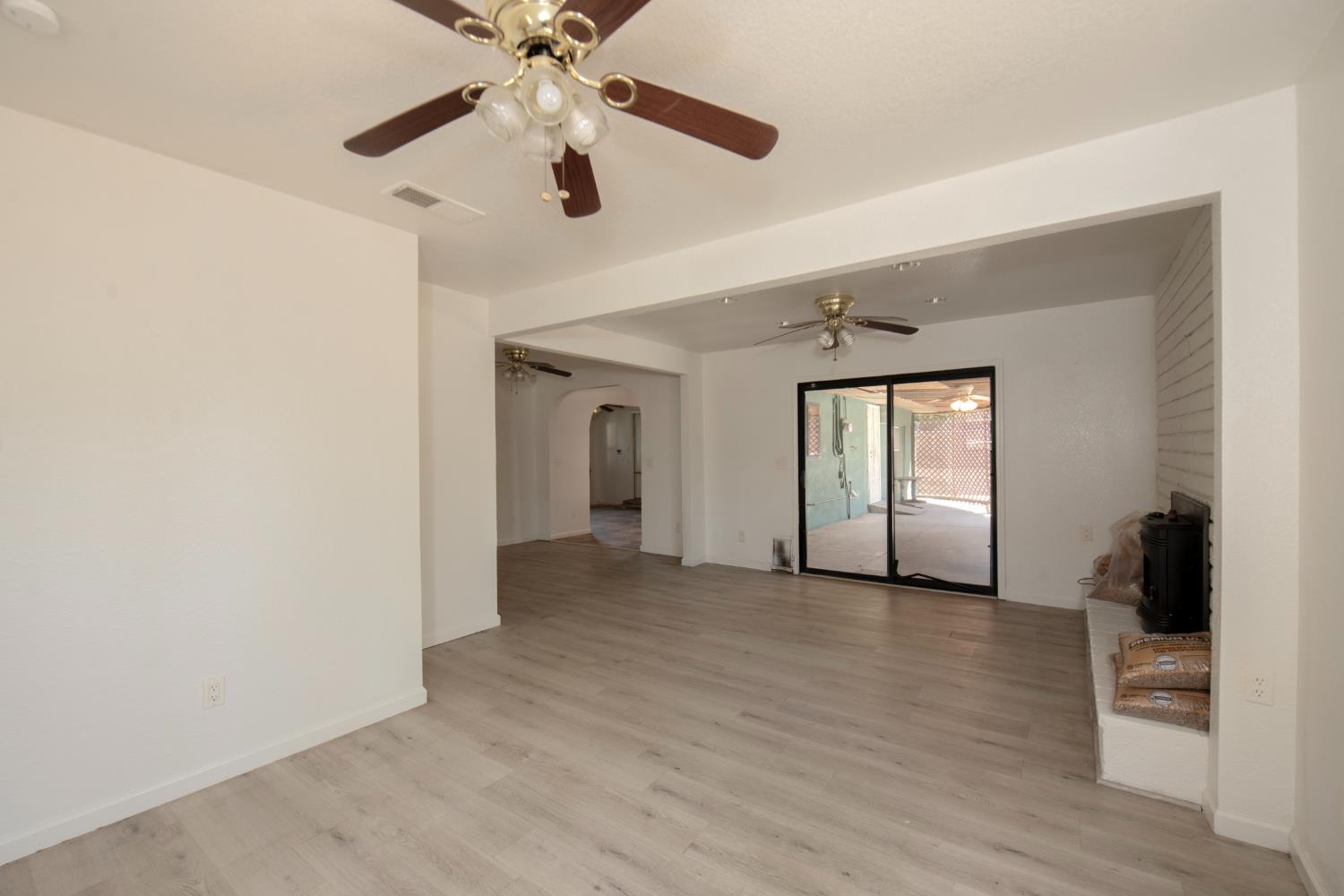 233 W Birch Ave, Pinedale, CA 93650