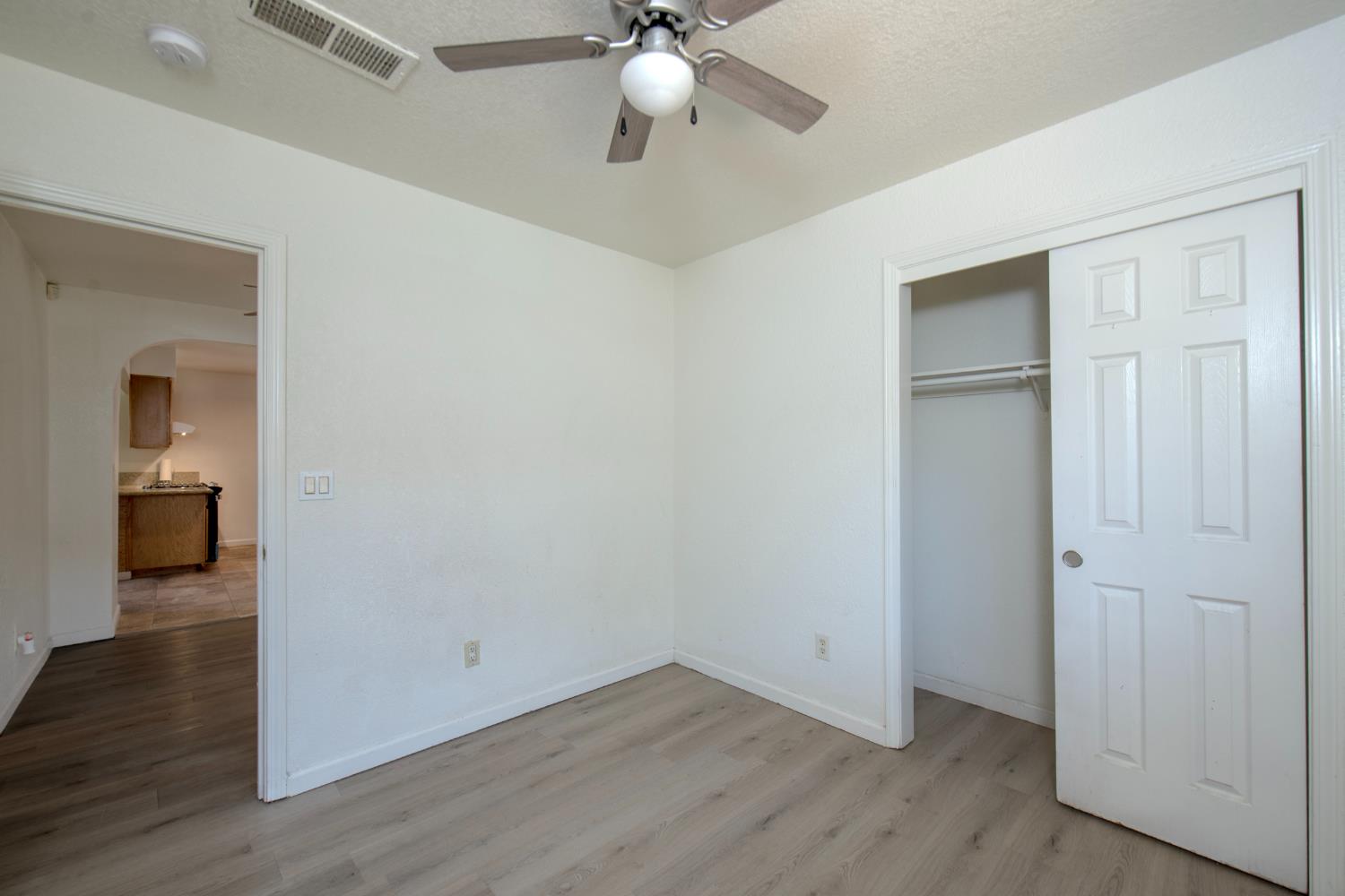 233 W Birch Ave, Pinedale, CA 93650