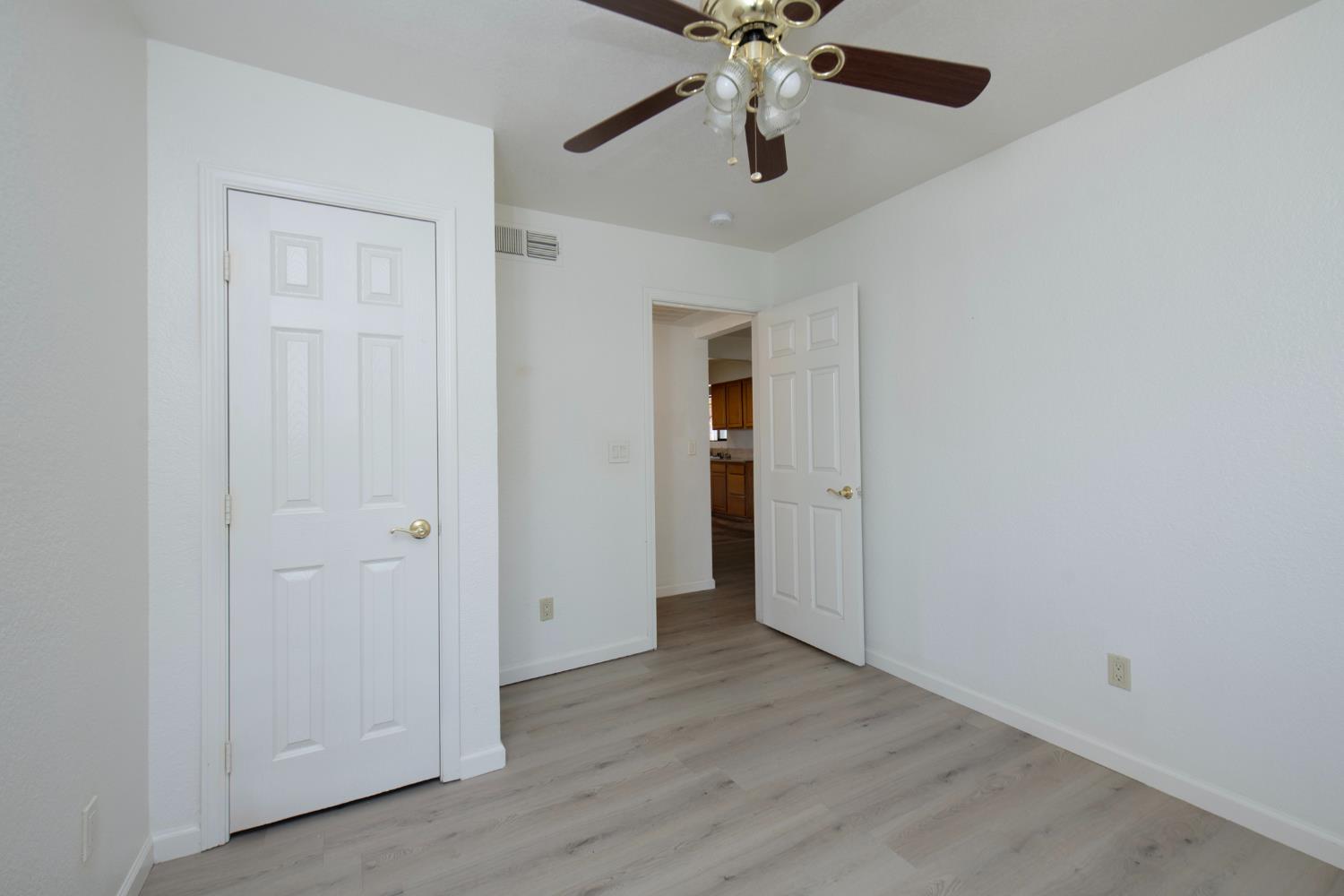233 W Birch Ave, Pinedale, CA 93650