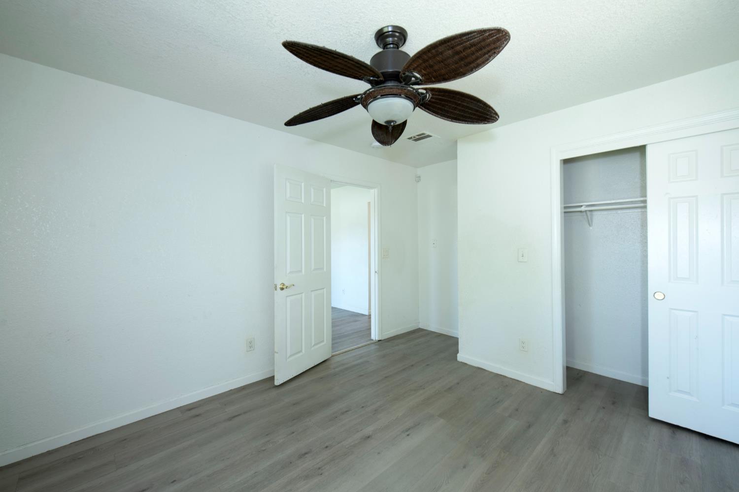 233 W Birch Ave, Pinedale, CA 93650