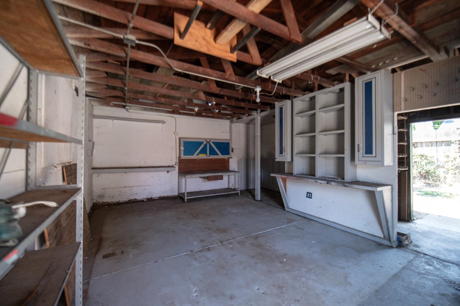 233 W Birch Ave, Pinedale, CA 93650