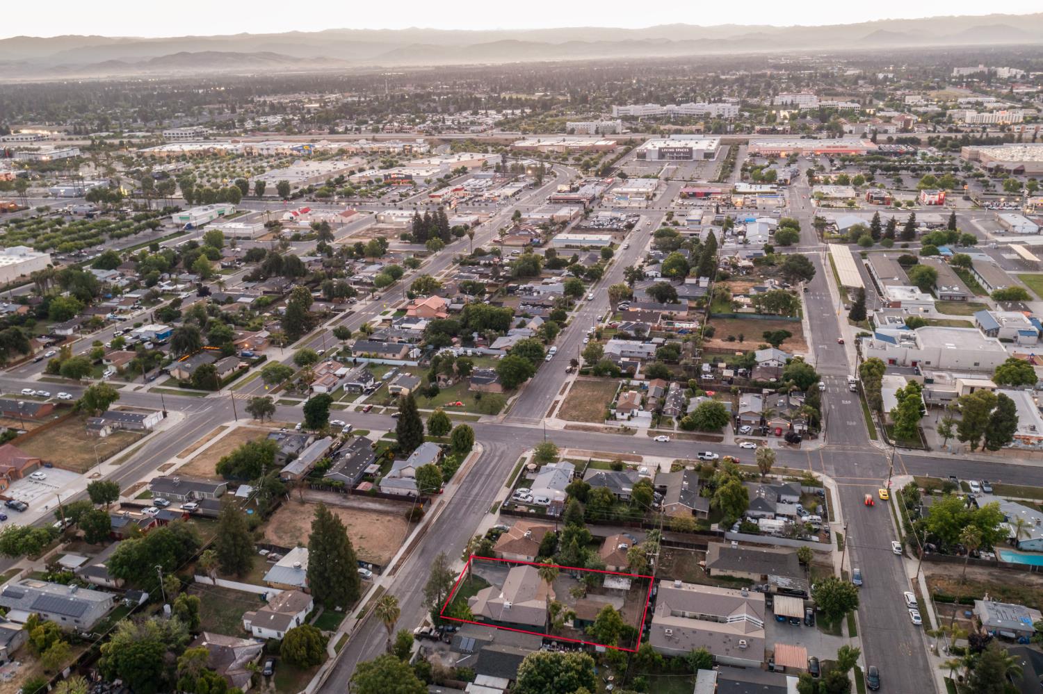 233 W Birch Ave, Pinedale, CA 93650