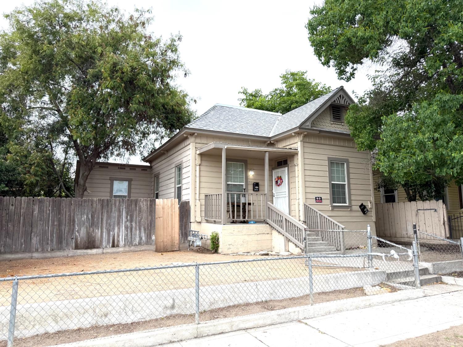 129 N Park Ave, Fresno, CA 93701