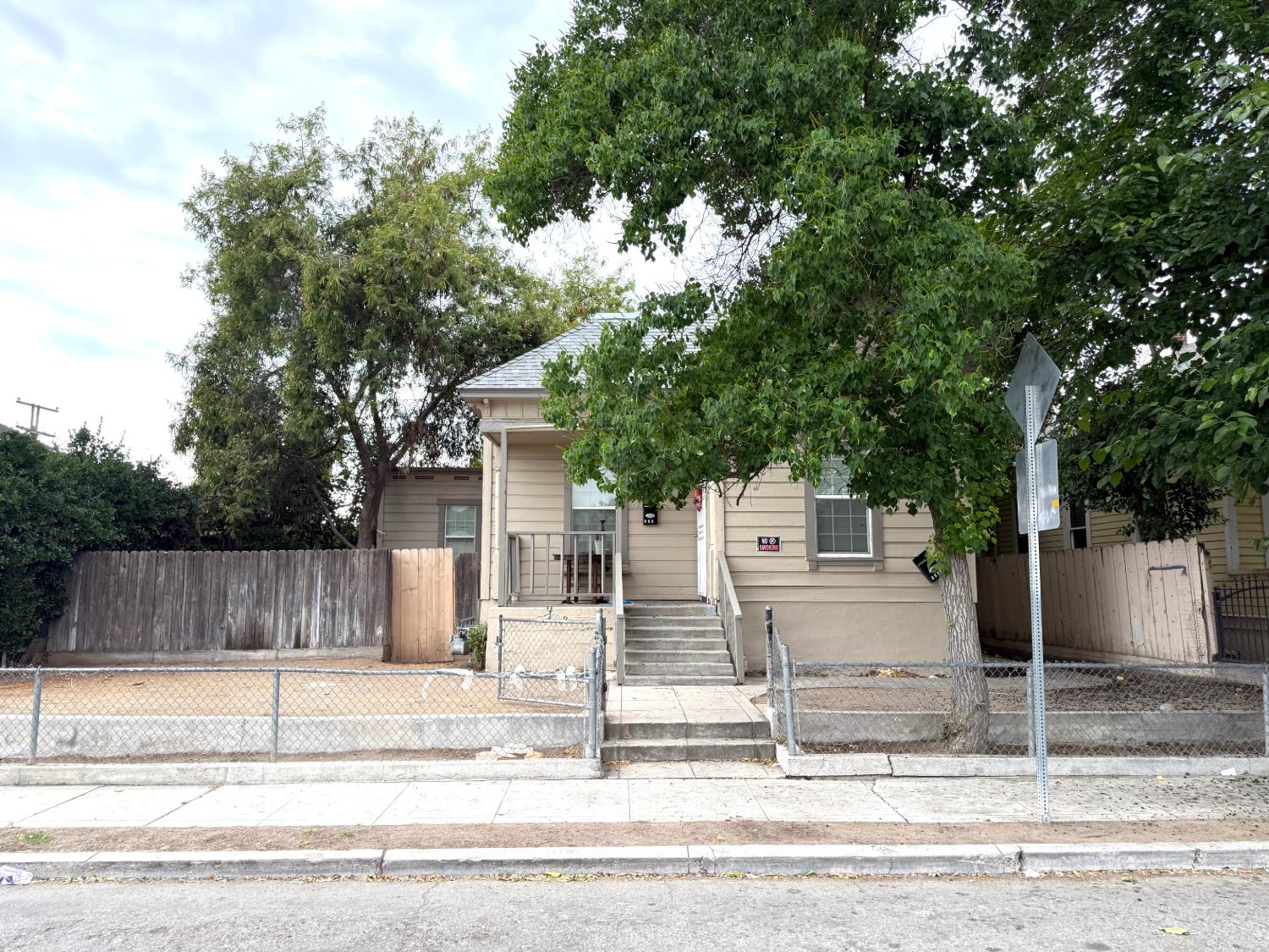 129 N Park Ave, Fresno, CA 93701