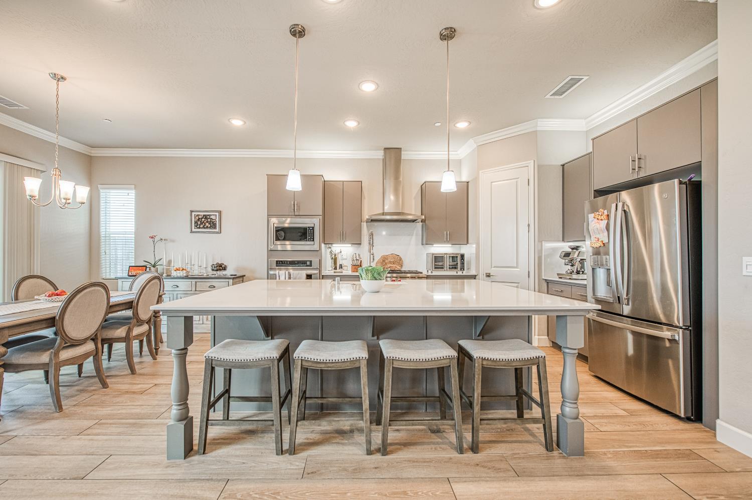 467 Heirloom Ln, Clovis, CA 93619