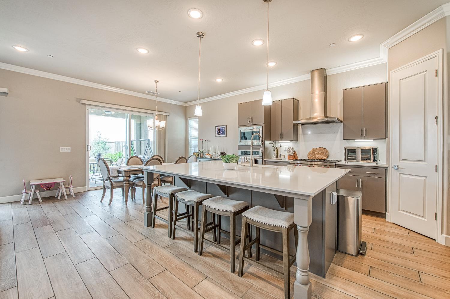 467 Heirloom Ln, Clovis, CA 93619
