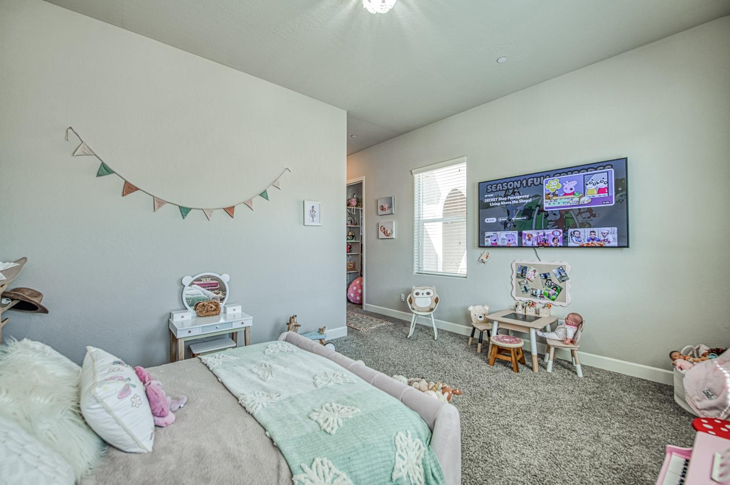 467 Heirloom Ln, Clovis, CA 93619