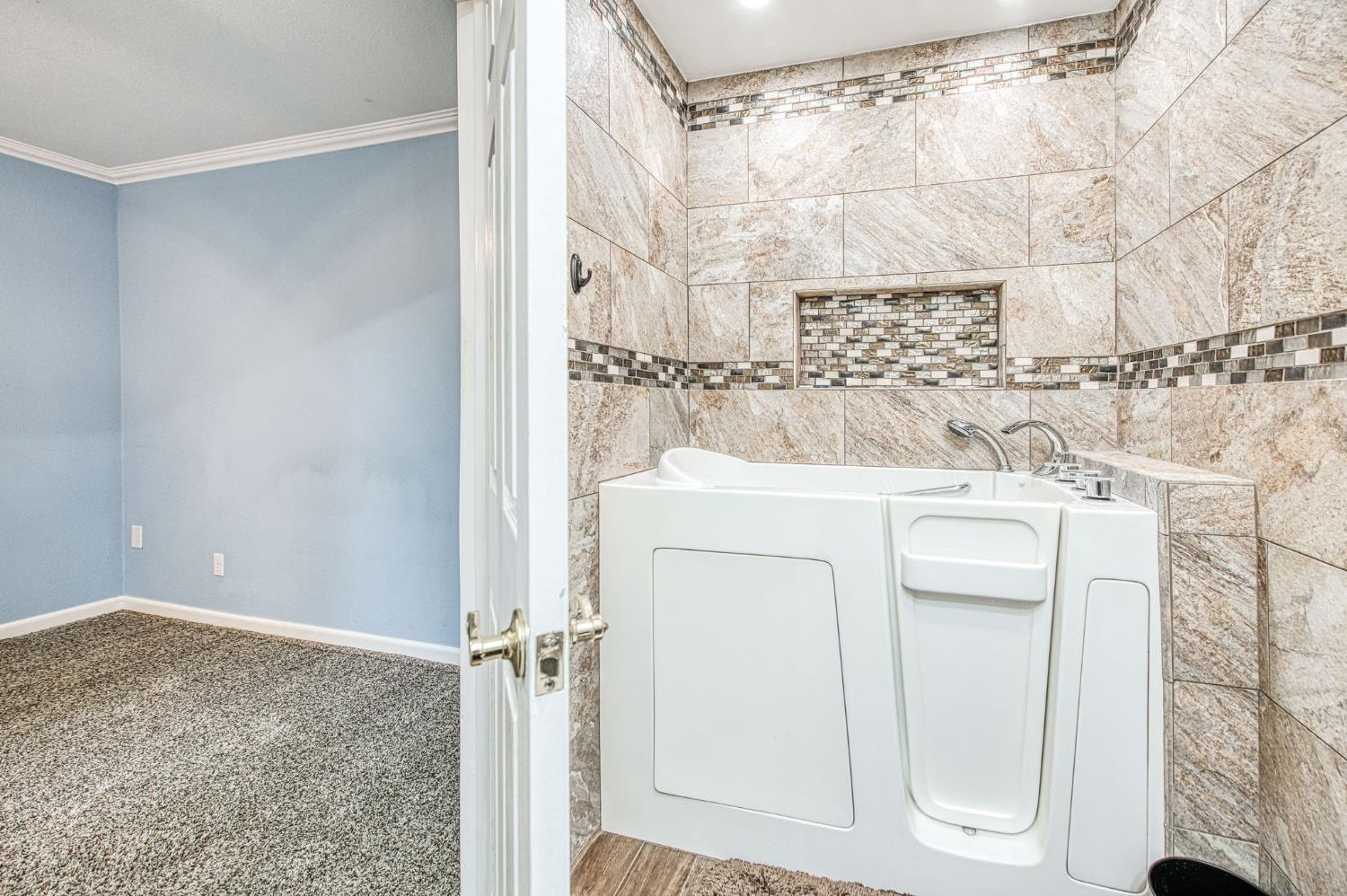 6680 N Remington Ave, Fresno, CA 93704