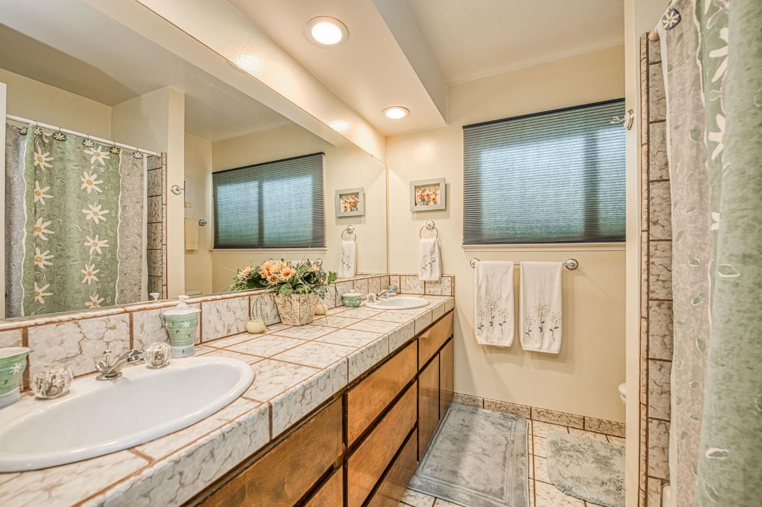 6680 N Remington Ave, Fresno, CA 93704