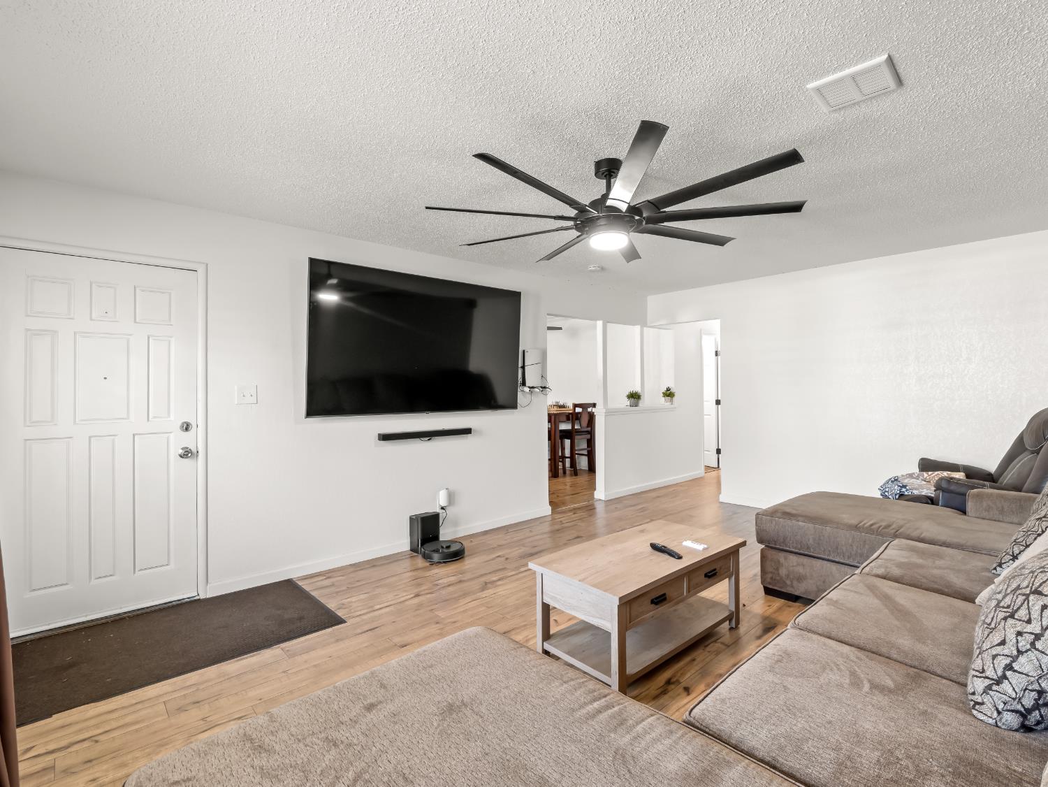4714 E Santa Ana Ave, Fresno, CA 93726