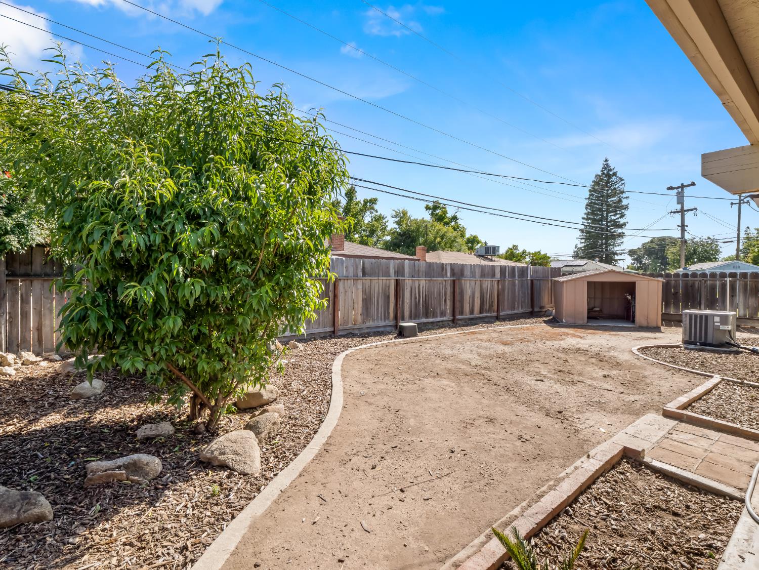 4714 E Santa Ana Ave, Fresno, CA 93726