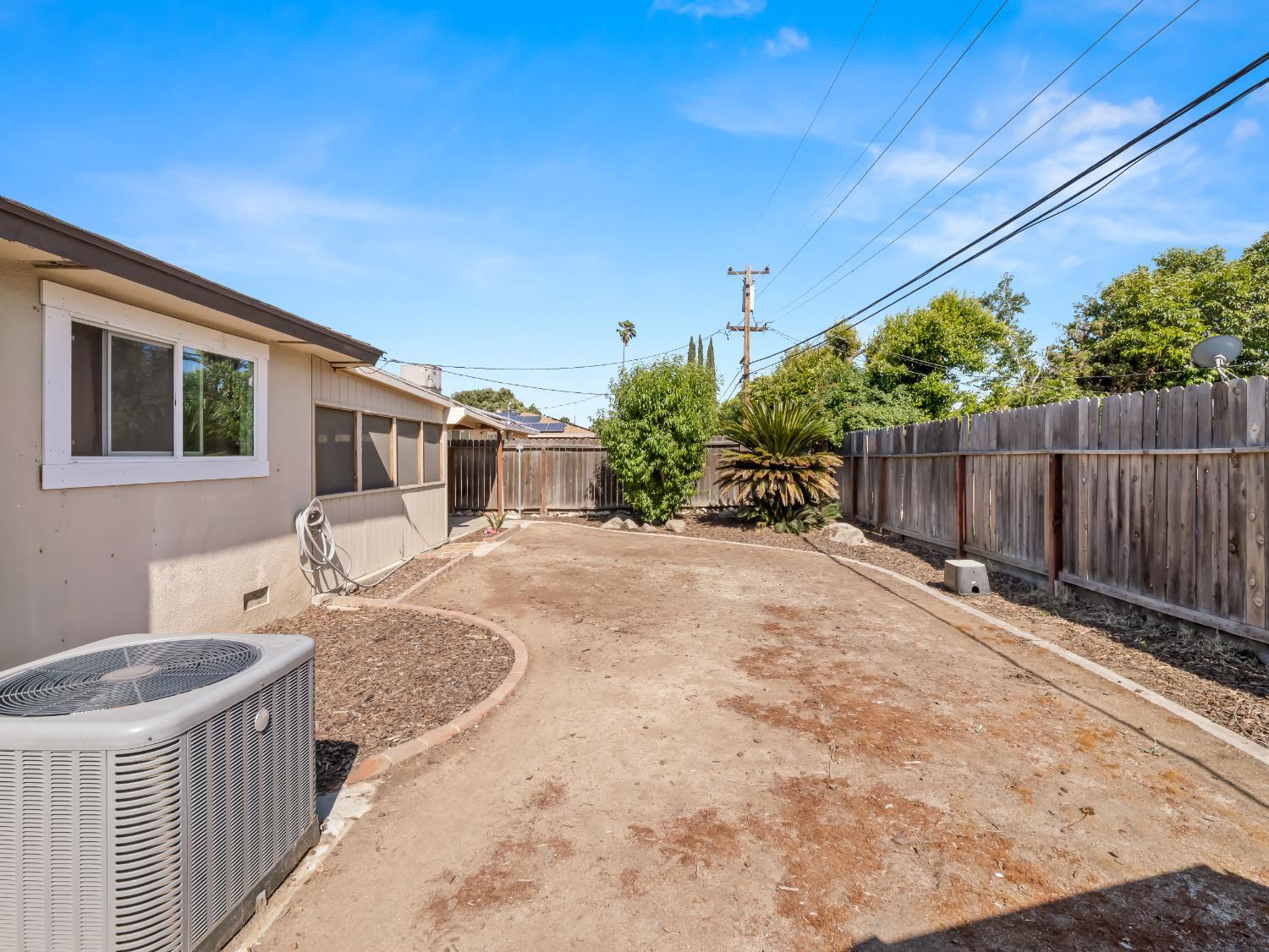 4714 E Santa Ana Ave, Fresno, CA 93726