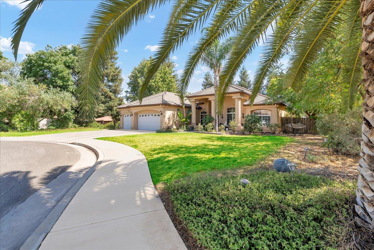 1189 E Fairhaven Ct, Porterville, CA 93257