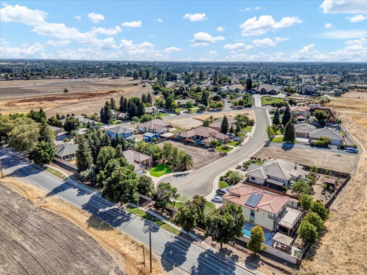 1189 E Fairhaven Ct, Porterville, CA 93257