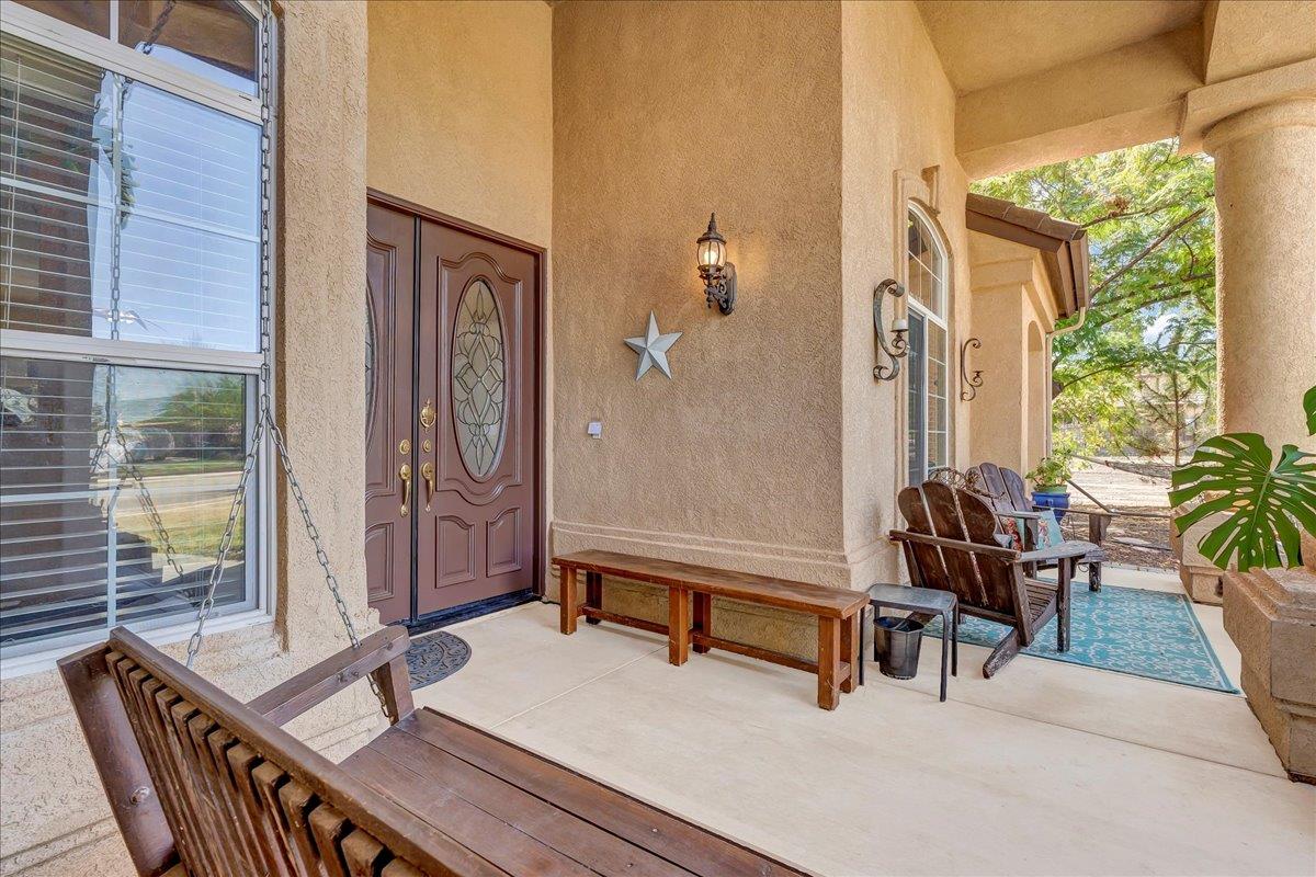 1189 E Fairhaven Ct, Porterville, CA 93257