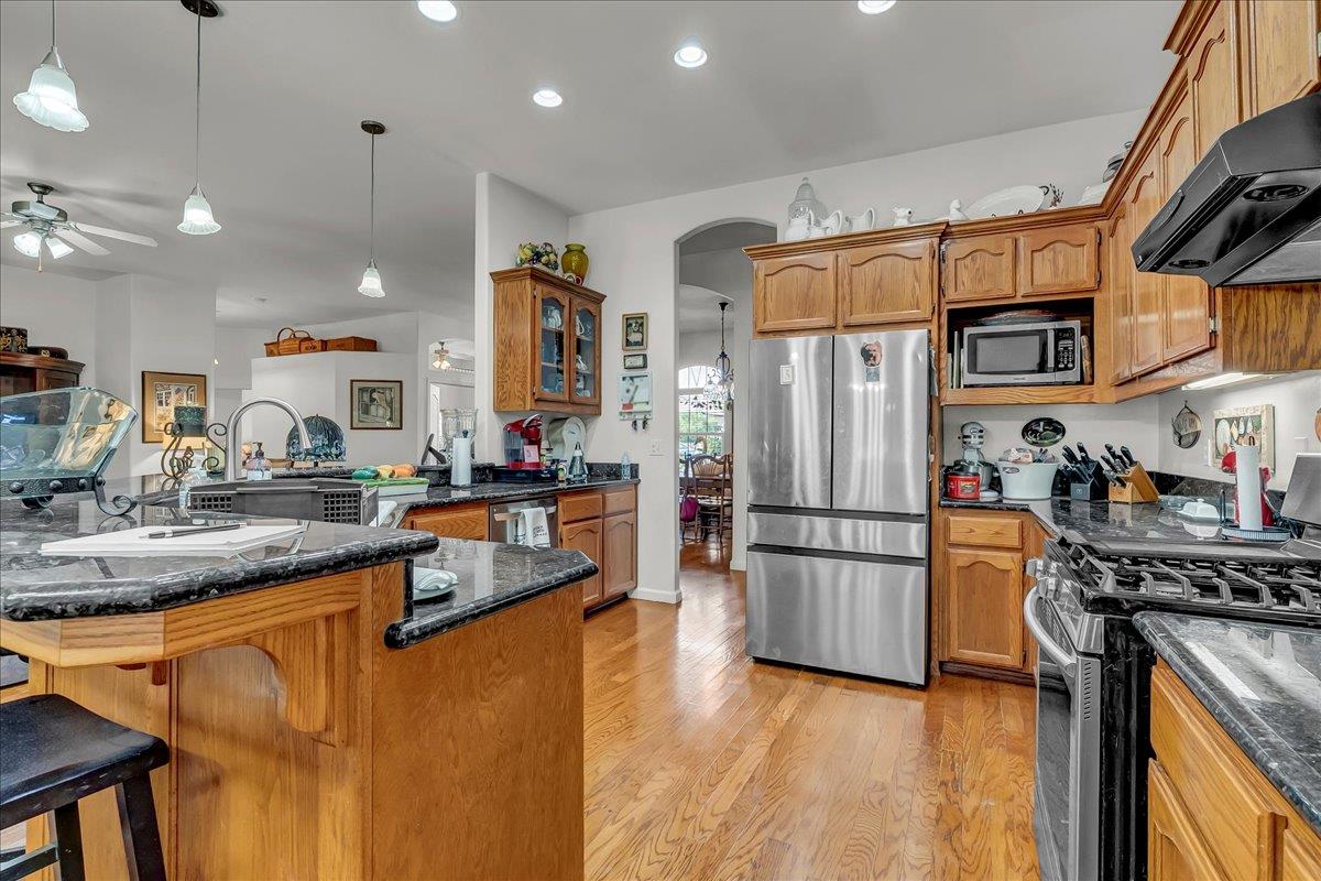 1189 E Fairhaven Ct, Porterville, CA 93257
