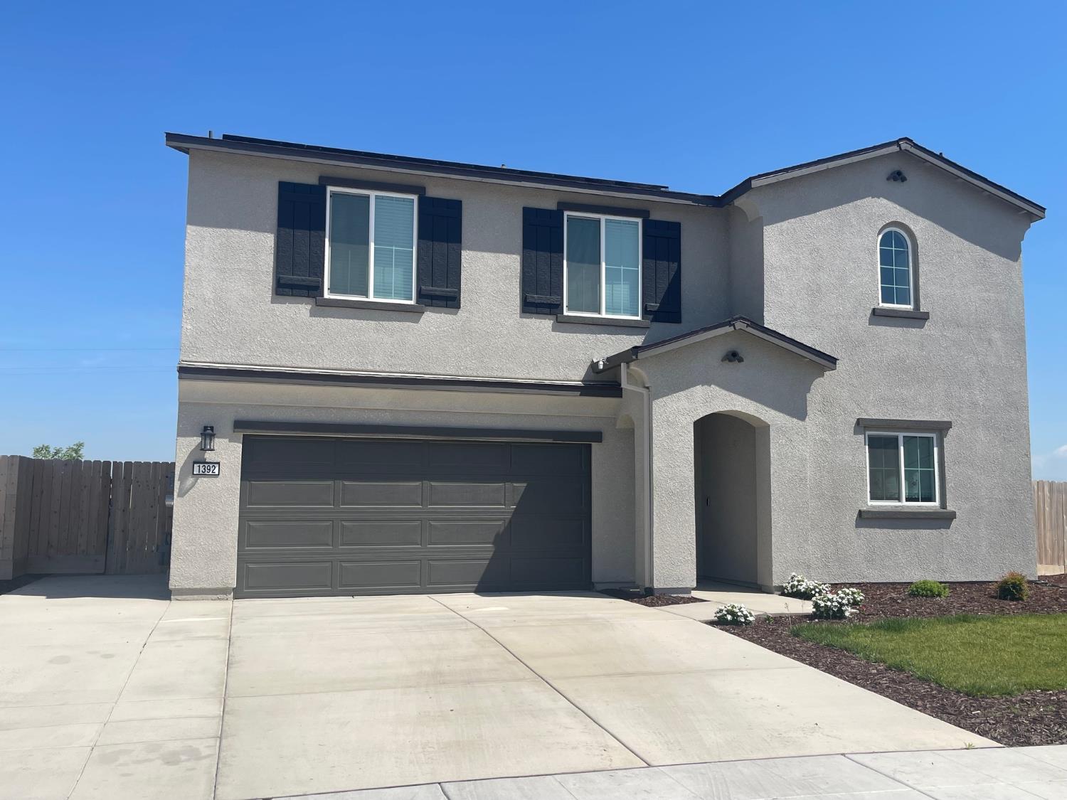 1392 W Clara Ave W, Fowler, CA 93625