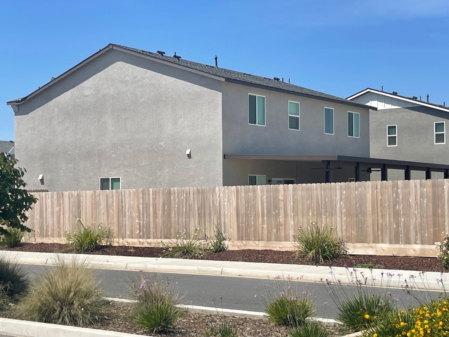 1392 W Clara Ave W, Fowler, CA 93625