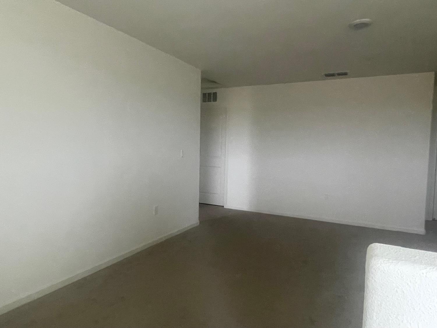 1392 W Clara Ave, Fowler, CA 93625