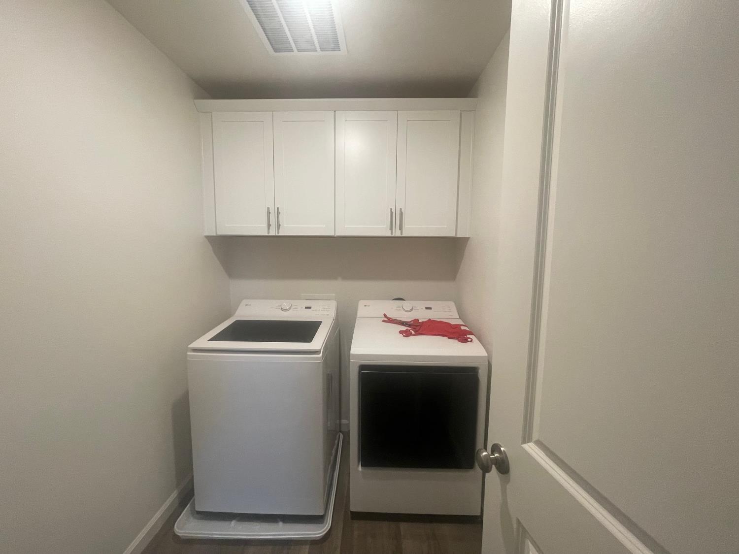 1392 W Clara Ave, Fowler, CA 93625