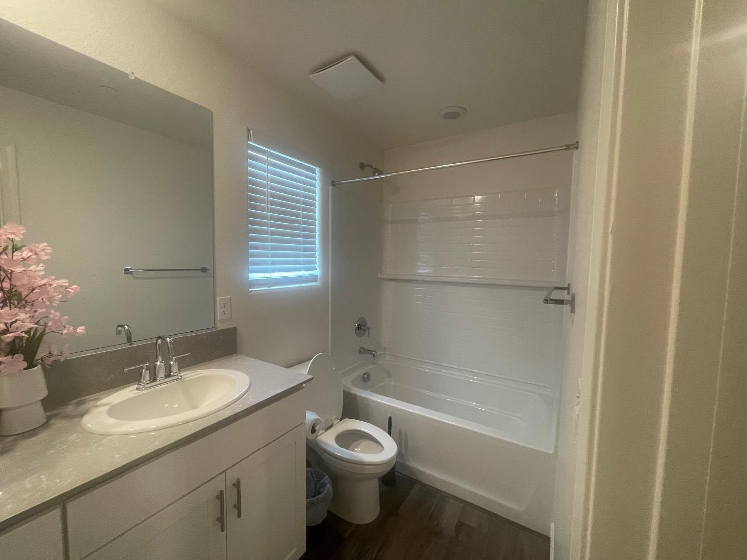 1392 W Clara Ave, Fowler, CA 93625