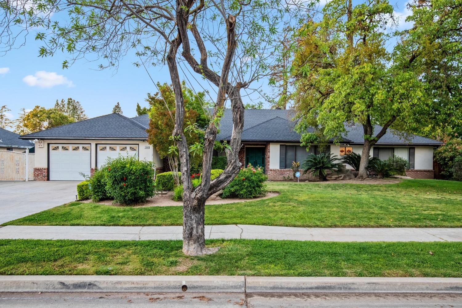 3094 W Escalon Ave, Fresno, CA 93711