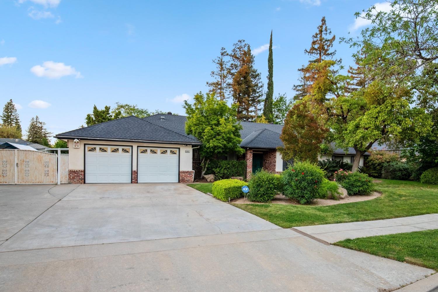 3094 W Escalon Ave, Fresno, CA 93711