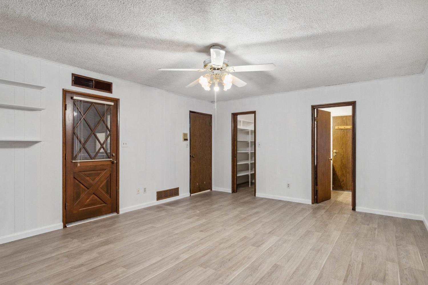 3094 W Escalon Ave, Fresno, CA 93711