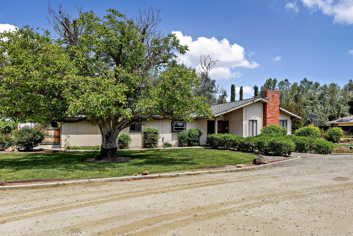 12066 Excelsior Ave, Hanford, CA 93230