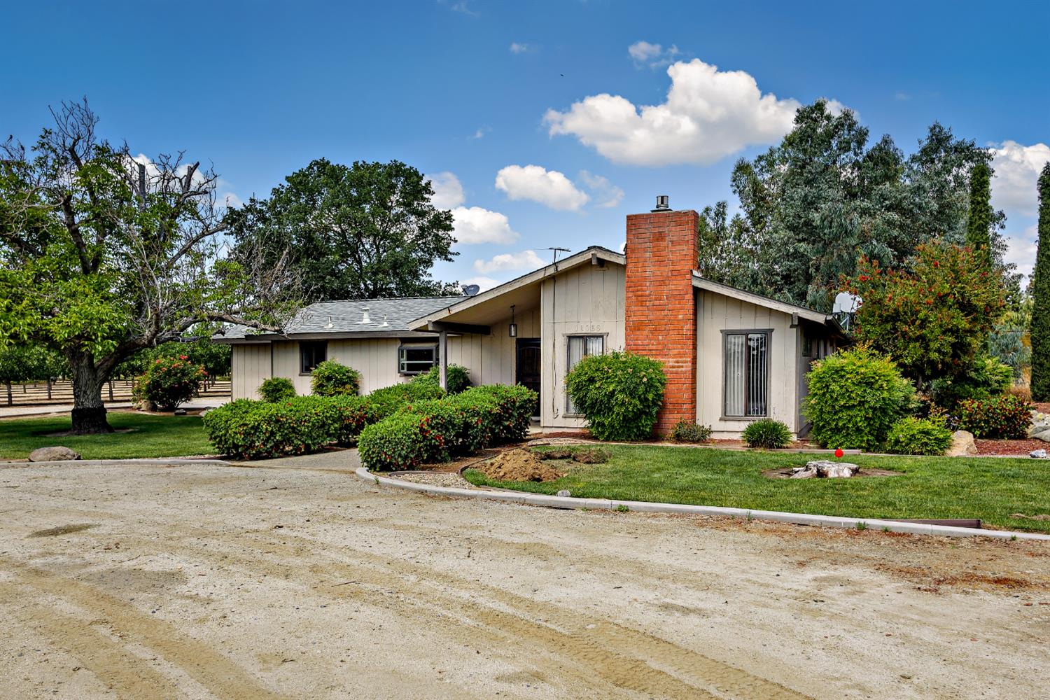 12066 Excelsior Ave, Hanford, CA 93230