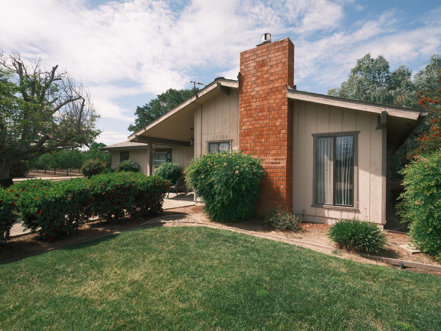 12066 Excelsior Ave, Hanford, CA 93230