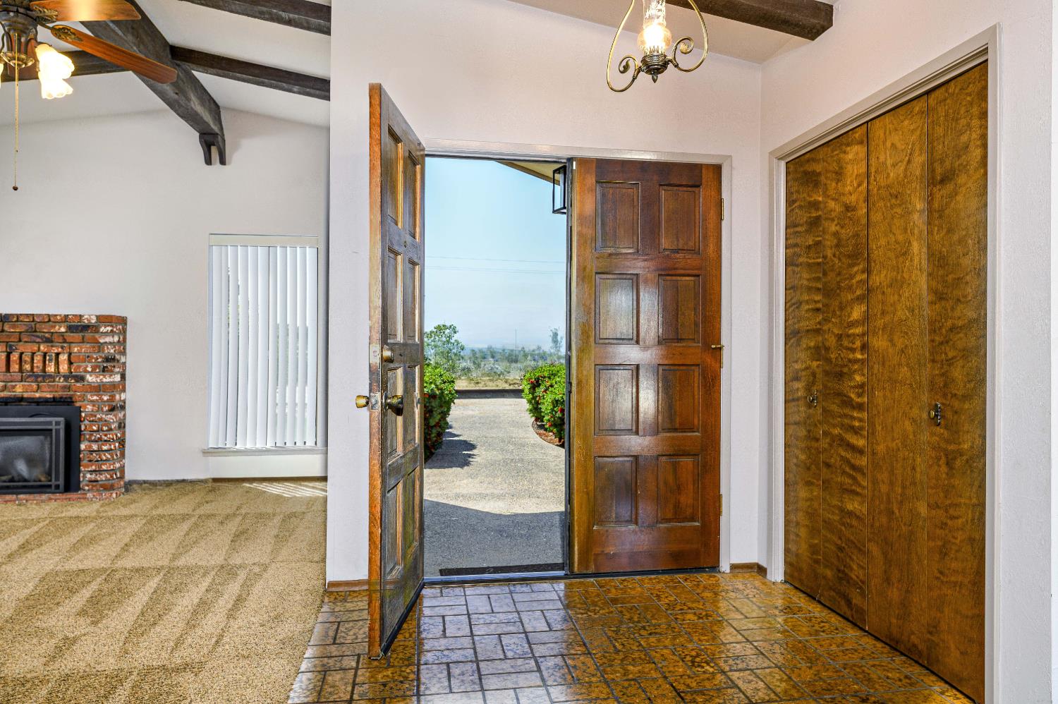12066 Excelsior Ave, Hanford, CA 93230