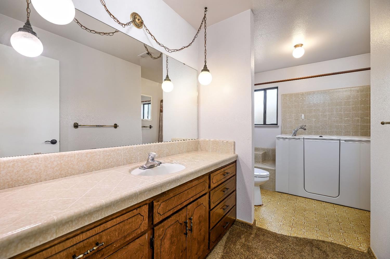 12066 Excelsior Ave, Hanford, CA 93230