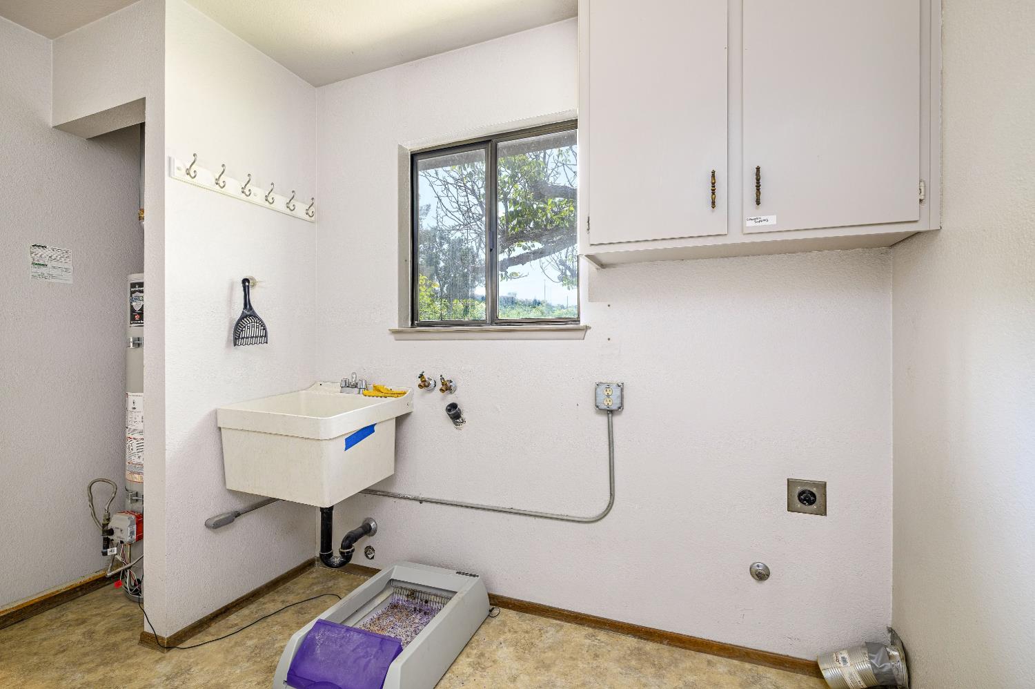 12066 Excelsior Ave, Hanford, CA 93230