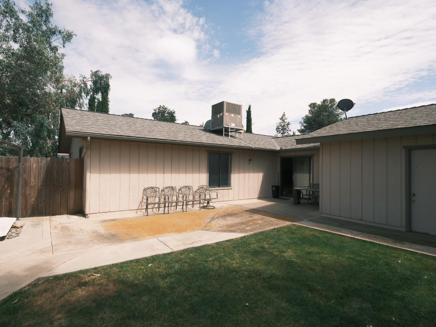 12066 Excelsior Ave, Hanford, CA 93230