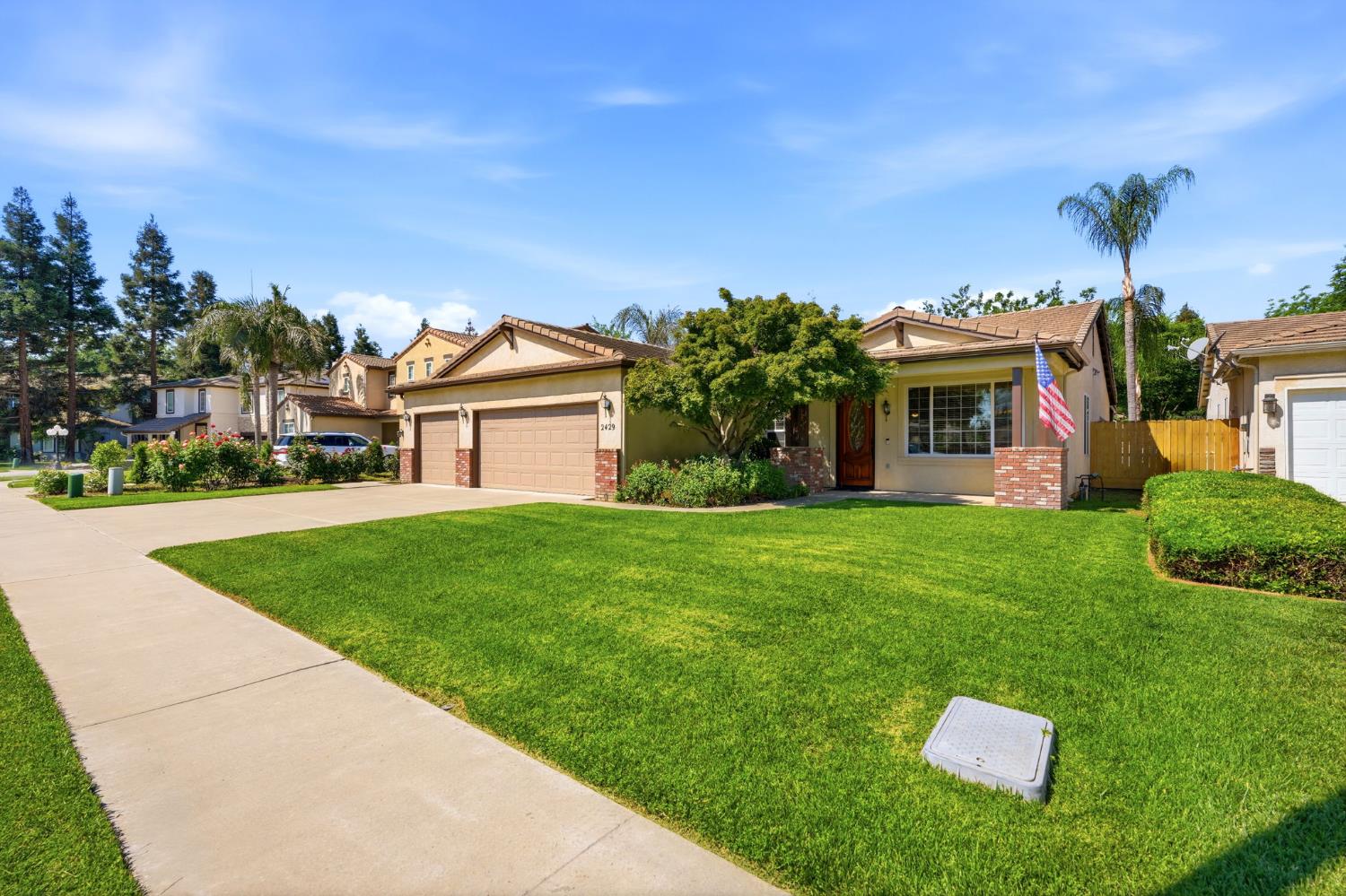 2429 Oak Grove, Visalia, CA 93291