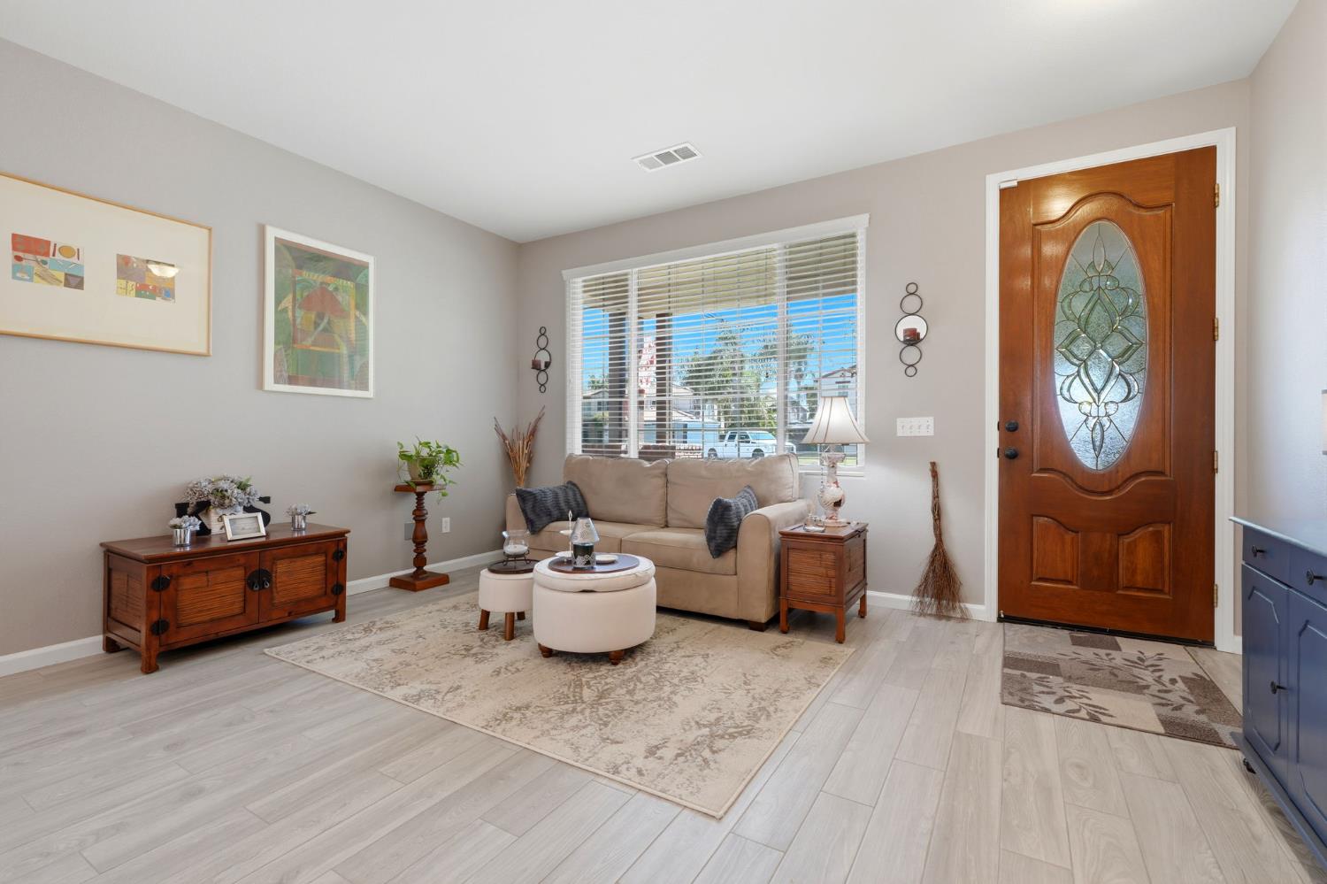 2429 Oak Grove, Visalia, CA 93291