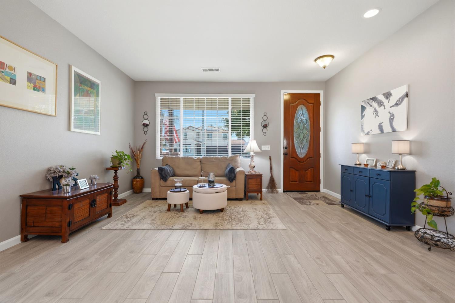 2429 Oak Grove, Visalia, CA 93291