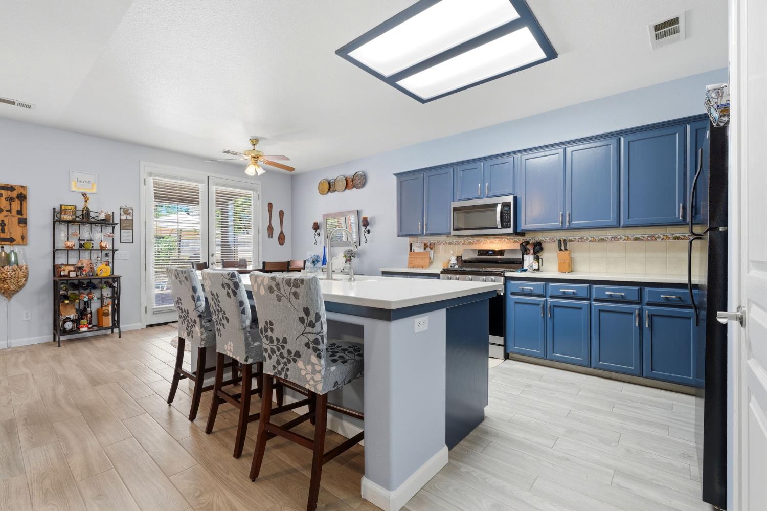 2429 Oak Grove, Visalia, CA 93291