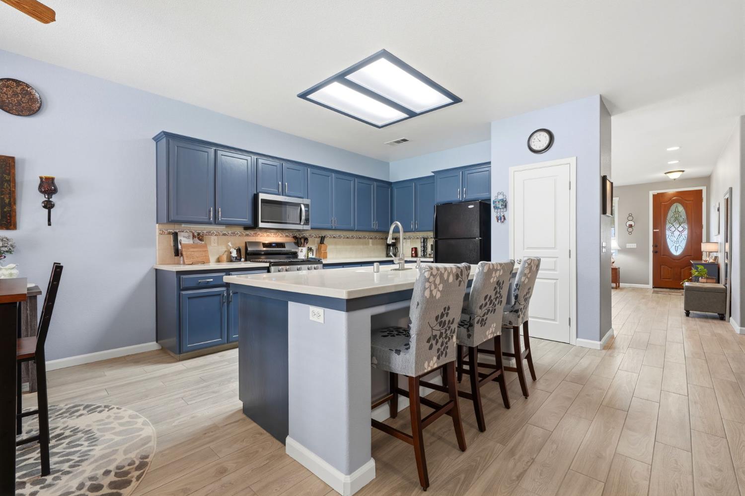 2429 Oak Grove, Visalia, CA 93291
