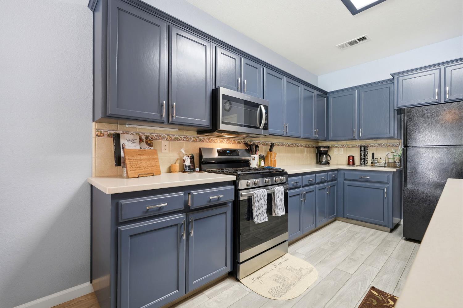 2429 Oak Grove, Visalia, CA 93291