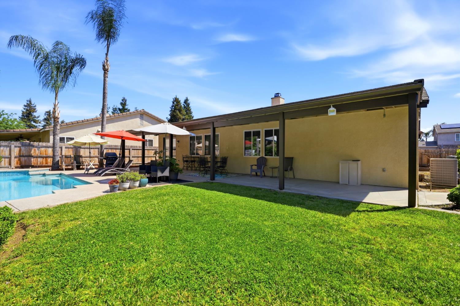 2429 Oak Grove, Visalia, CA 93291